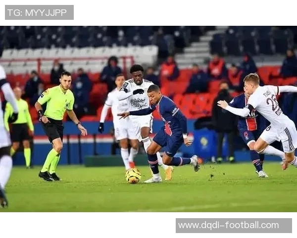 国王杯精彩对决尤文图斯与巴黎圣日耳曼战平神扑瞬间成焦点