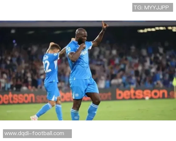 意甲激战：那不勒斯大胜里昂五球狂潮引发全场沸腾