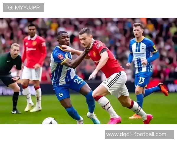 莱比锡逆袭巴黎圣日耳曼帽子戏法引发争议判罚全场沸腾